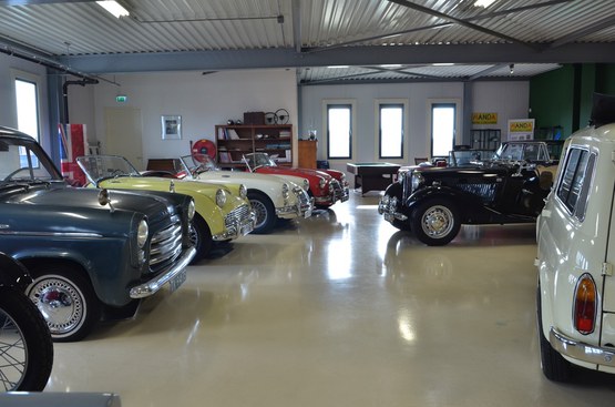 Classic Open Showroom-07.jpg