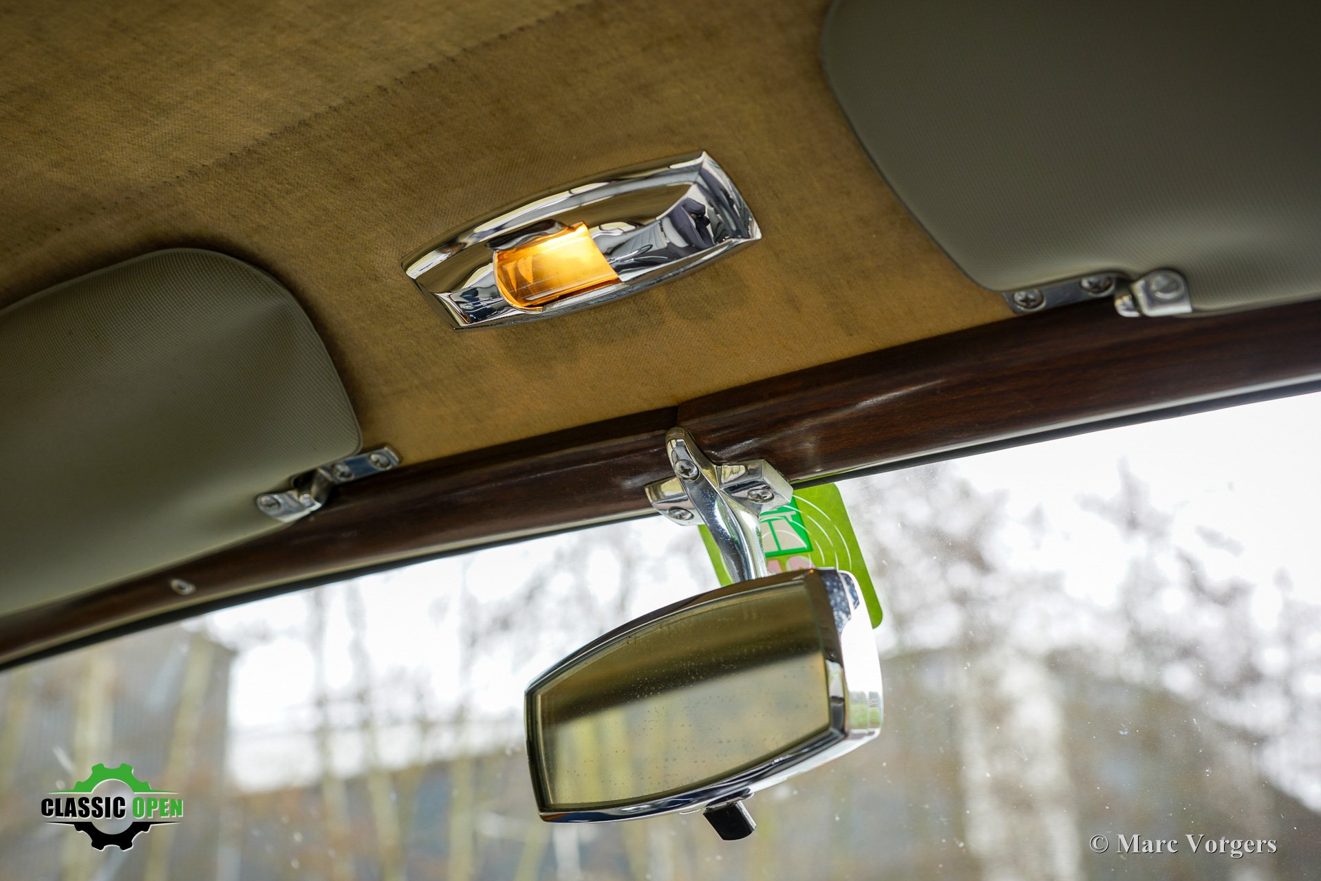 Mercedes Benz 220S Stuurbekrachtiging