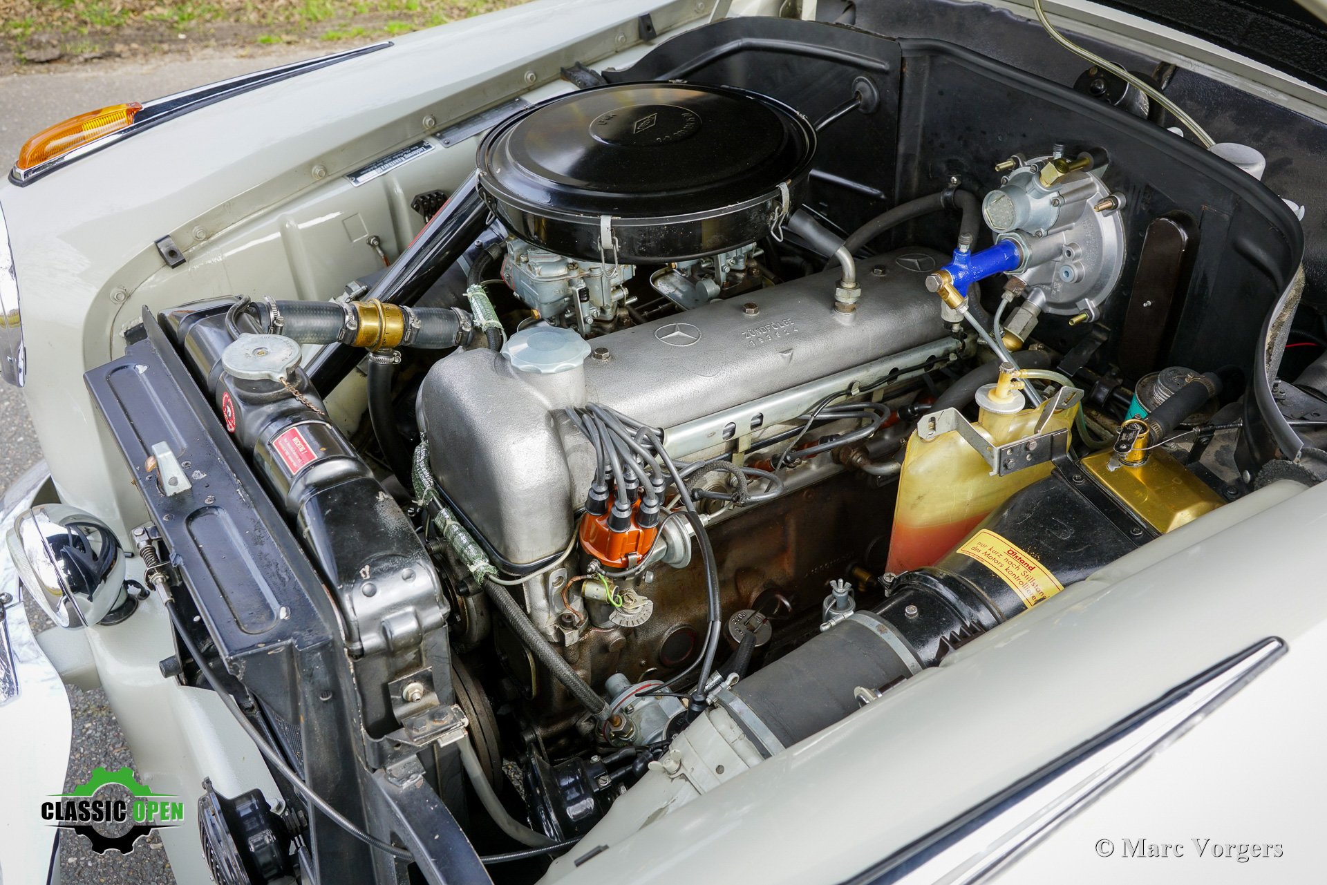 Mercedes Benz 220S Stuurbekrachtiging