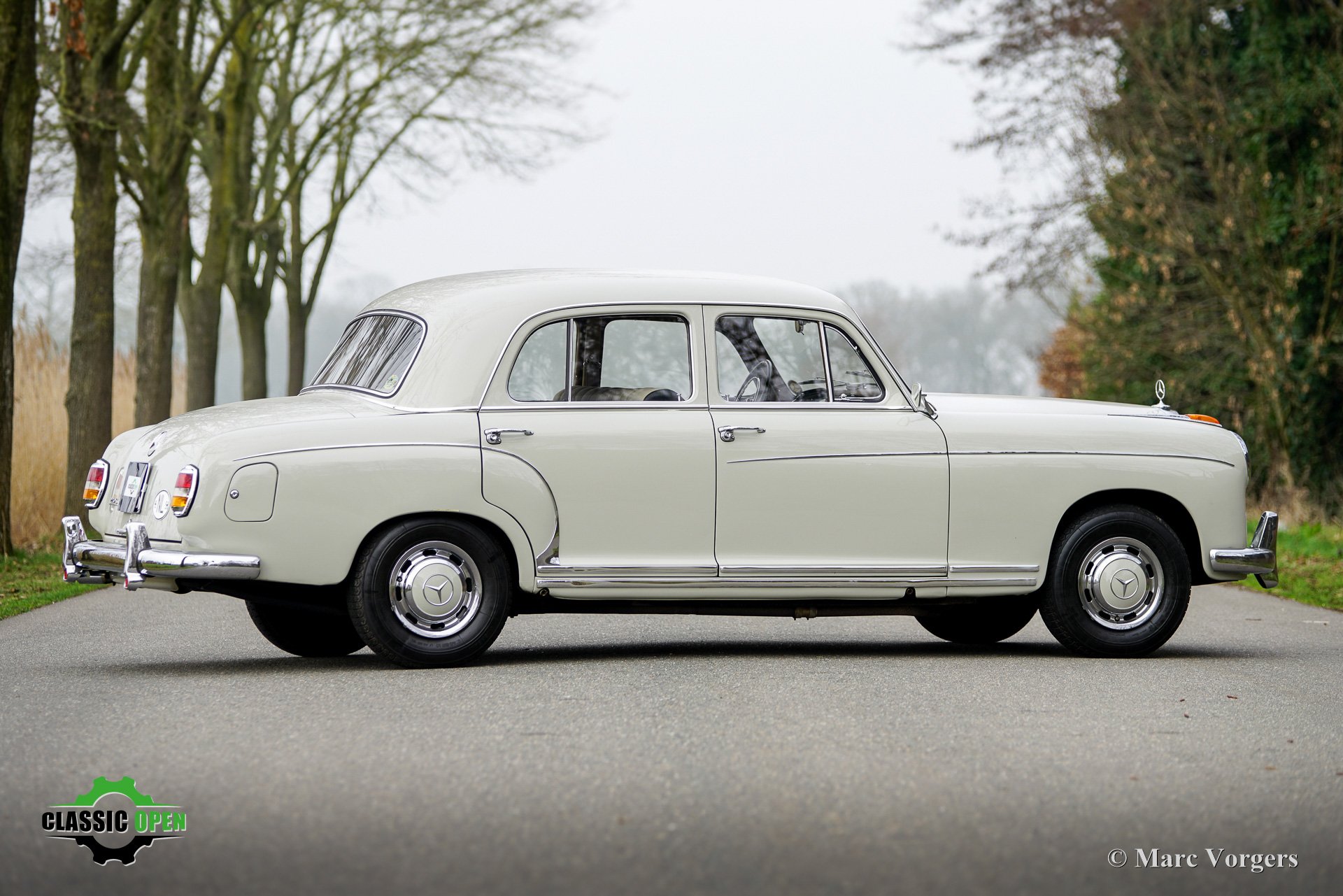 Mercedes Benz 220S Stuurbekrachtiging