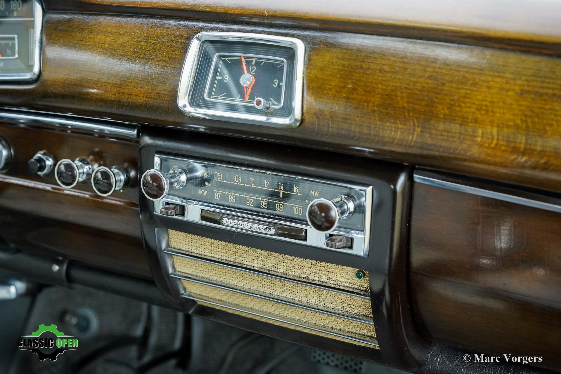 Mercedes Benz 220S Stuurbekrachtiging