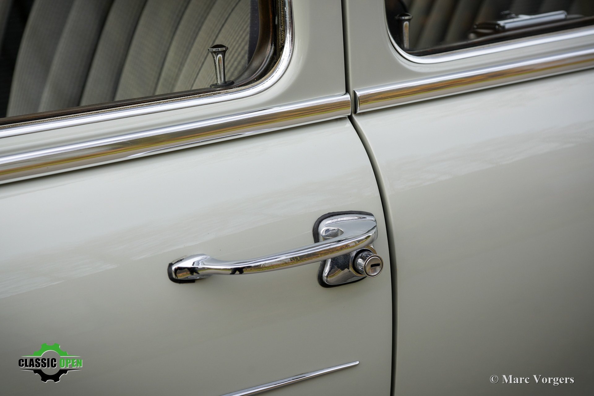 Mercedes Benz 220S Stuurbekrachtiging