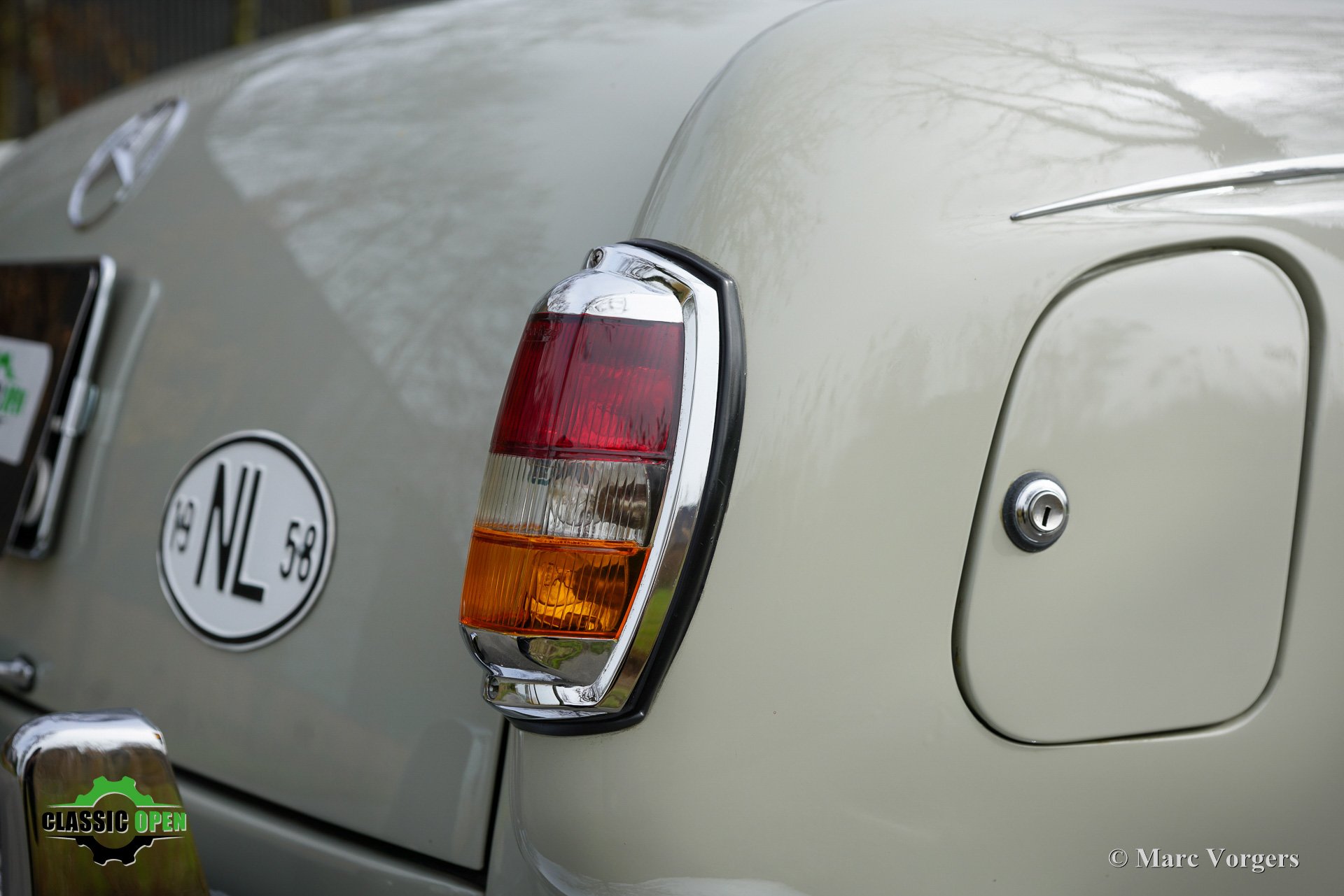 Mercedes Benz 220S Stuurbekrachtiging