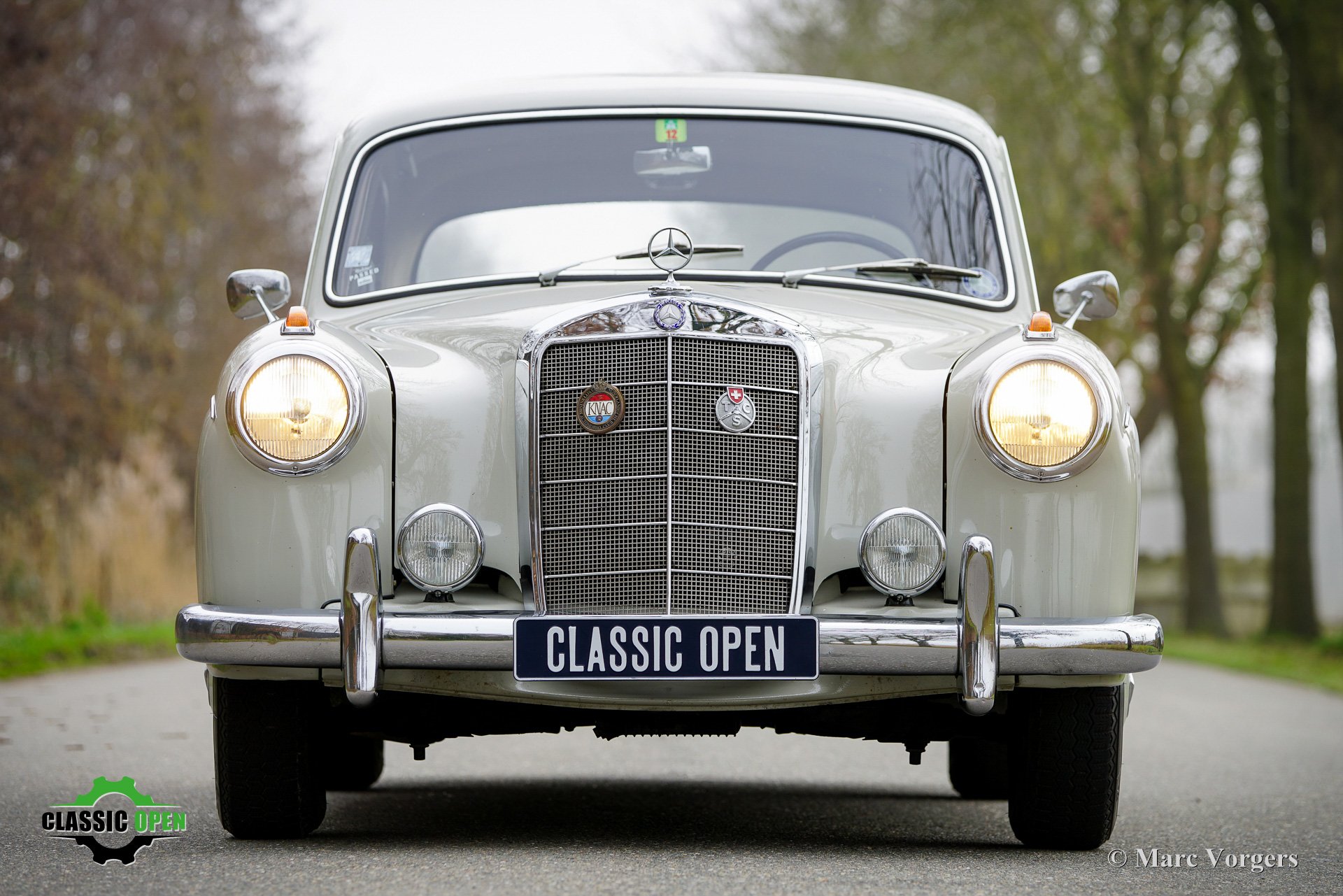 Mercedes Benz 220S W180