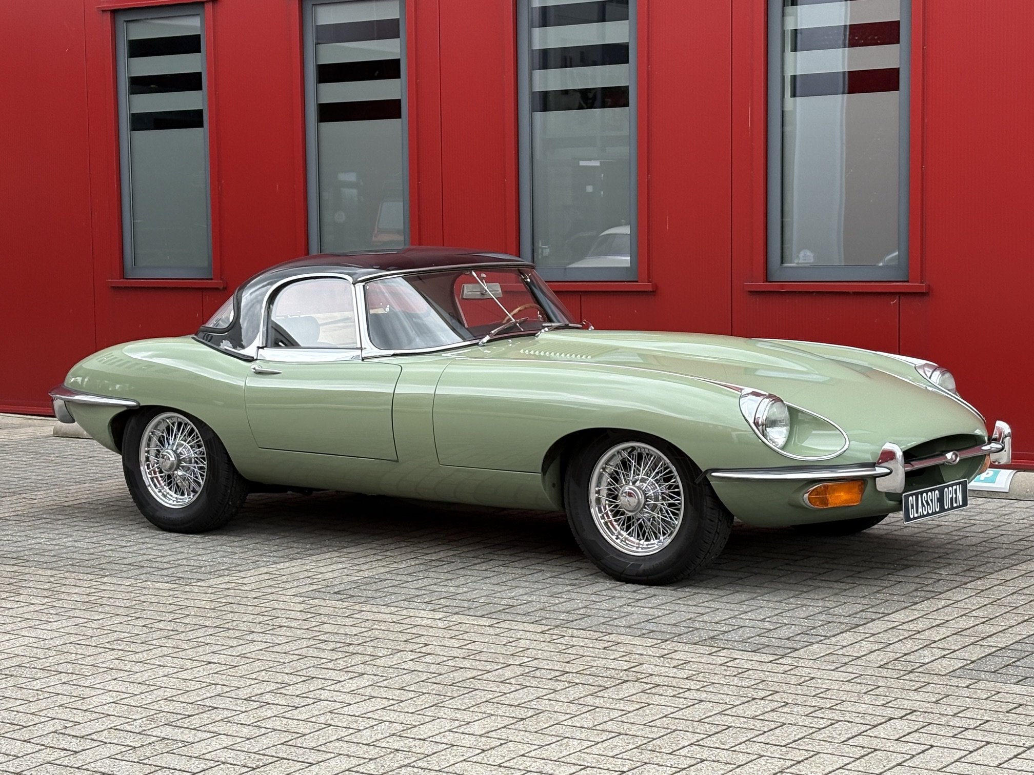 Jaguar E-type 4.2 Roadster 