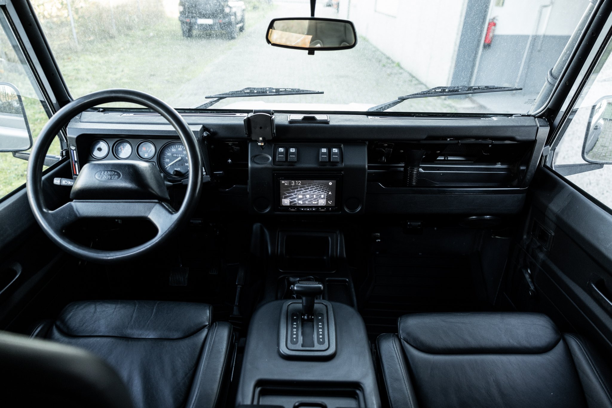 Land Rover Defender 110 V8 Automatic