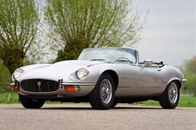 Jaguar E-type V12 roadster 1974 , Zilver met rood