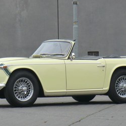 Triumph TR250