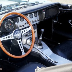 27-jaguar-e-type-interieur.jpg