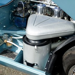 32-jaguar-e-type-motor.jpg